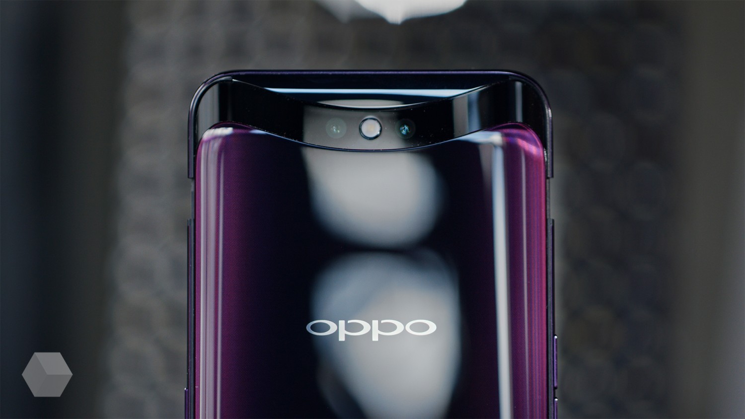 OPPO назвала дату анонса смартфона с 10-кратным зумом