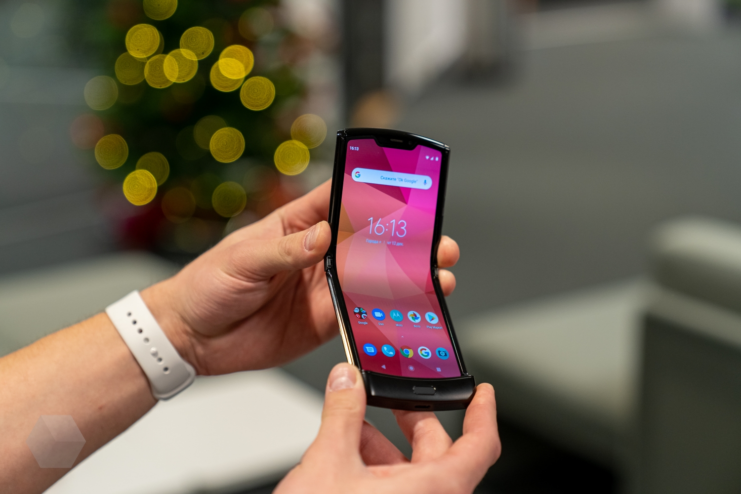Телефоны 2023 года. Motorola 2023. Смартфоны в будущем. Телефон будущего.