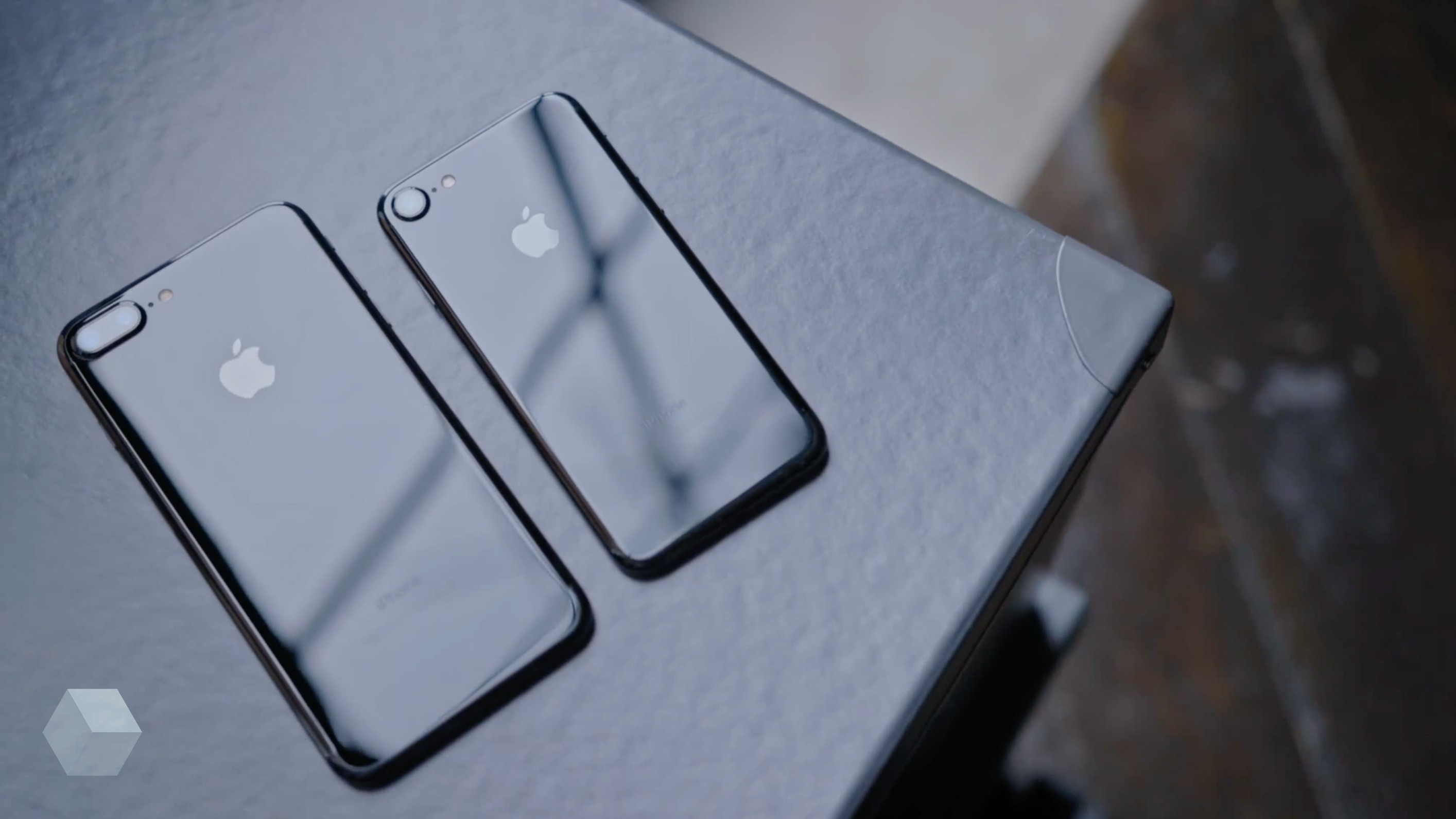 Apple знает о неисправности микрофонов в iPhone 7 и 7 Plus