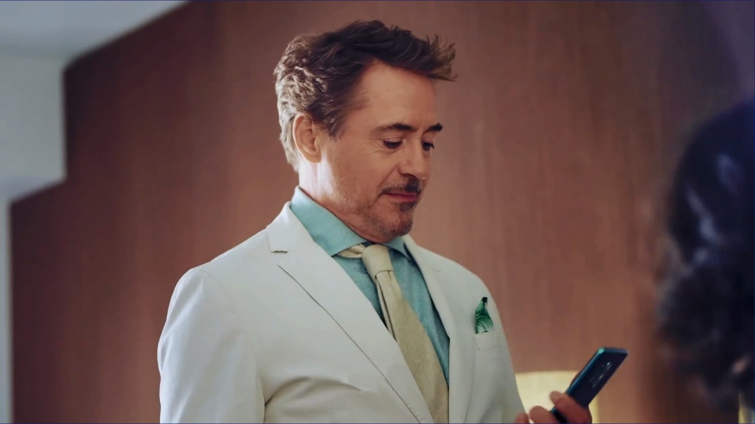 Реклама с Робертом Дауни-младшим продемонстрировала все преимущества OnePlus 8 Pro