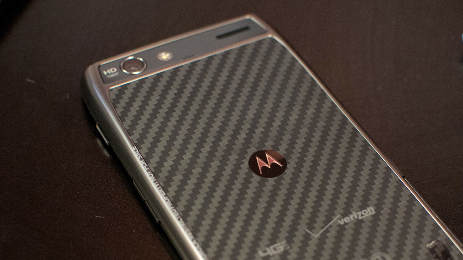 Lenovo выпустит смартфон Motorola RAZR со складным дисплеем