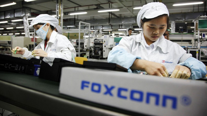 Foxconn выплатит премию тем, кто останется собирать iPhone