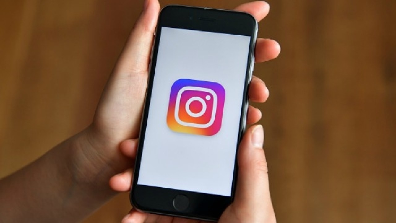 Instagram тестирует предупреждения о скриншотах для «Историй»