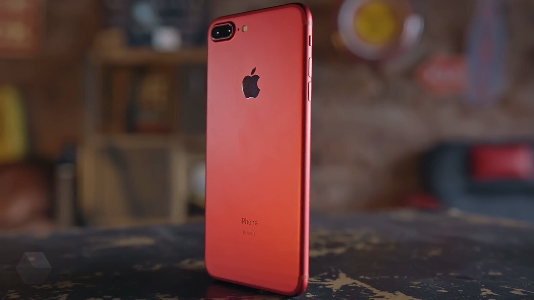 Завтра Apple представит красный iPhone 8 и 8 Plus