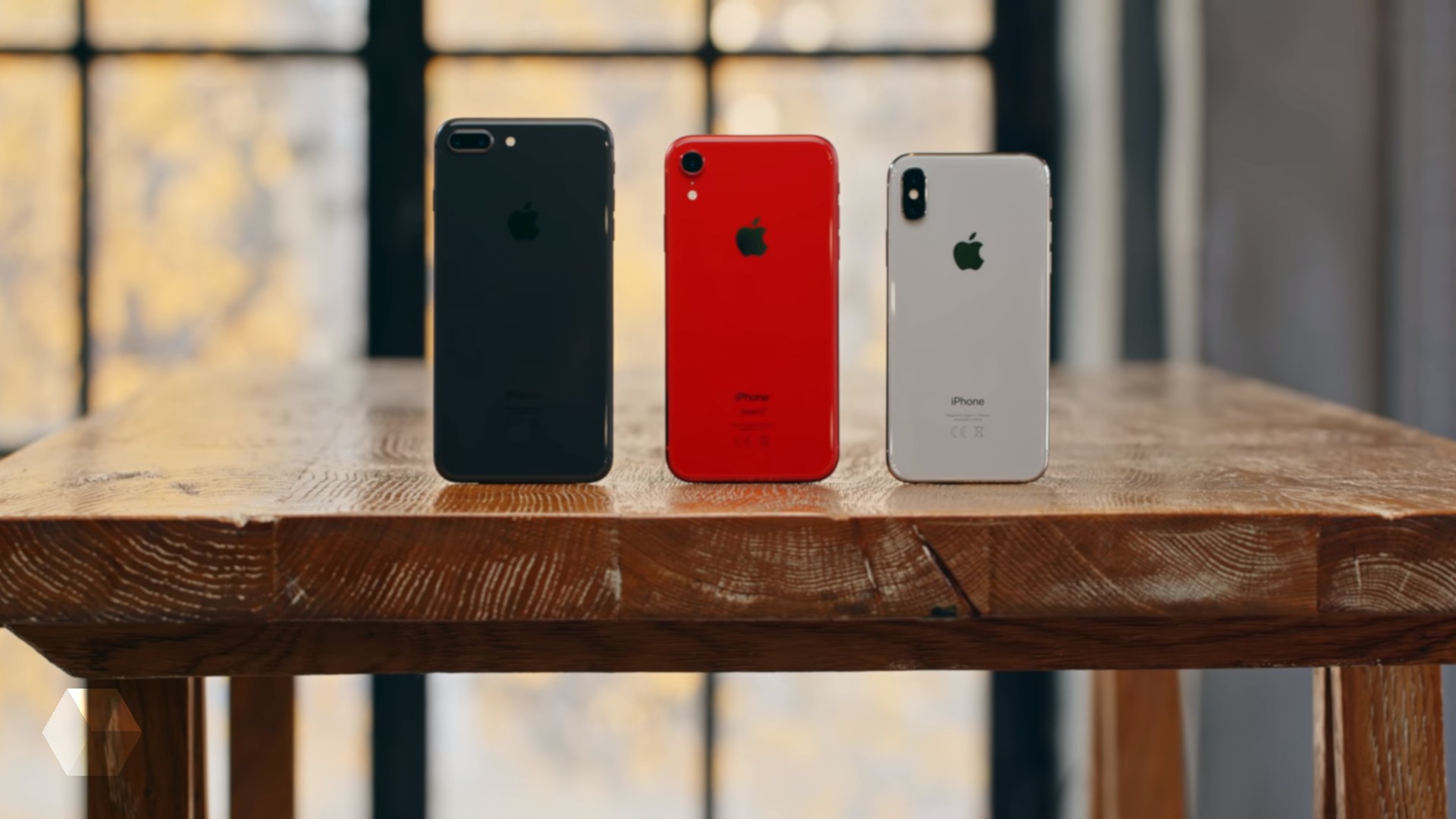 Apple снова сокращает производство новых iPhone