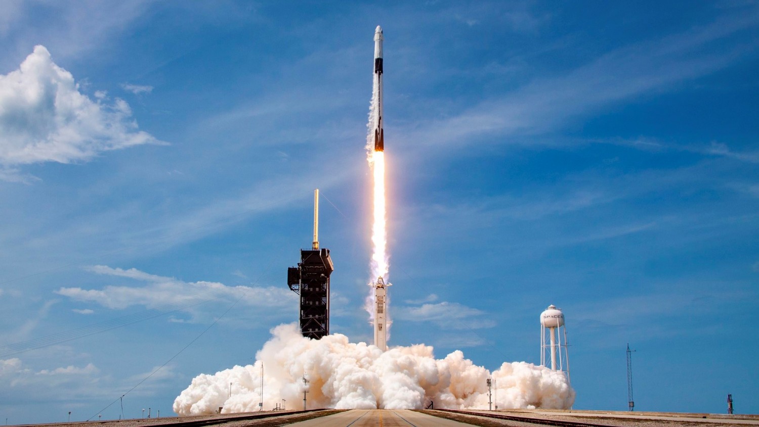 Фотографии с запуска SpaceX Crew Dragon. Подойдут на обои!