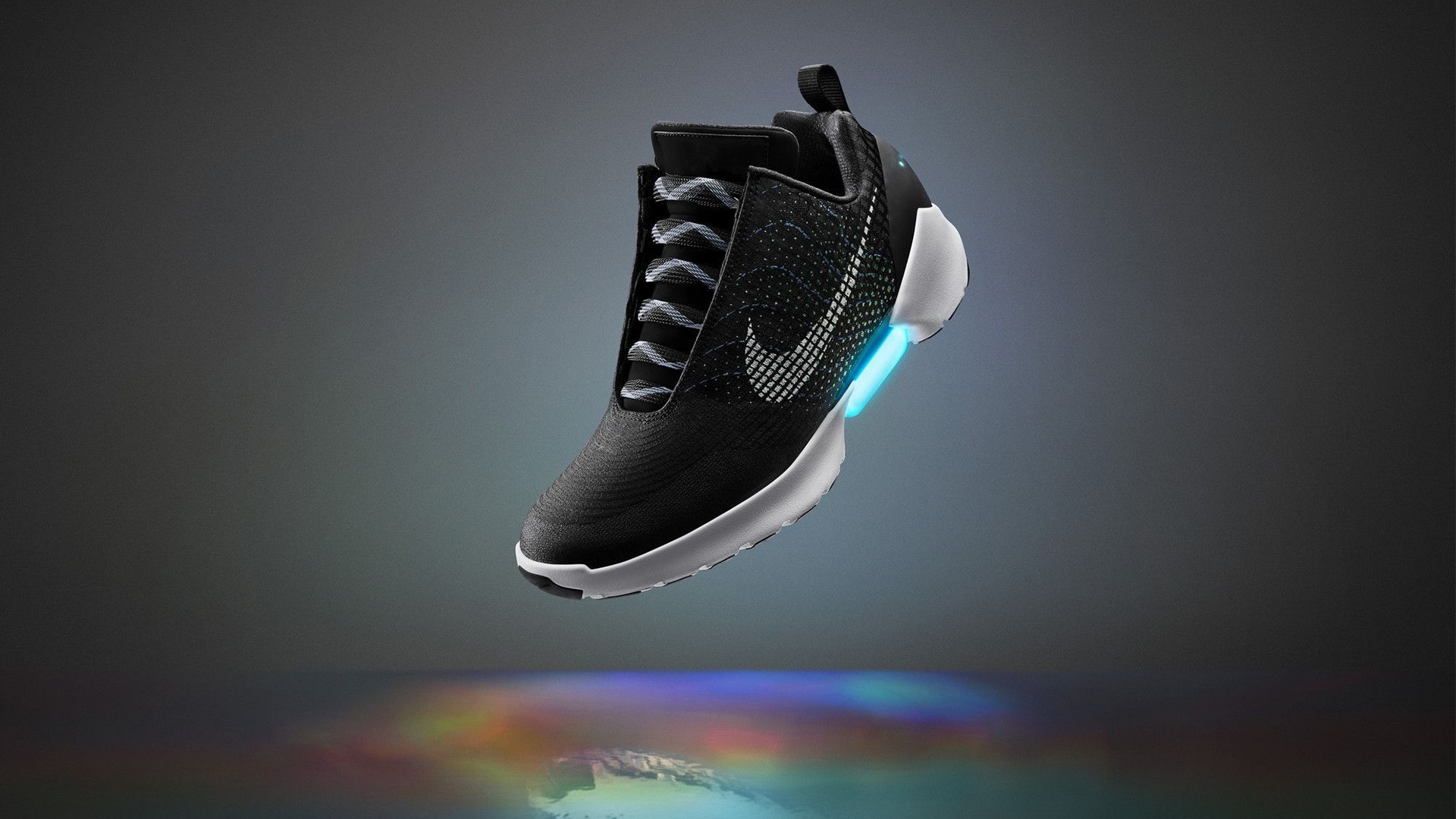 Nike выпустит новые самошнурующиеся кроссовки