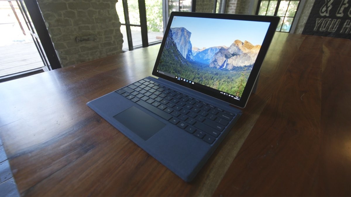 Девять видеороликов о Microsoft Surface Go