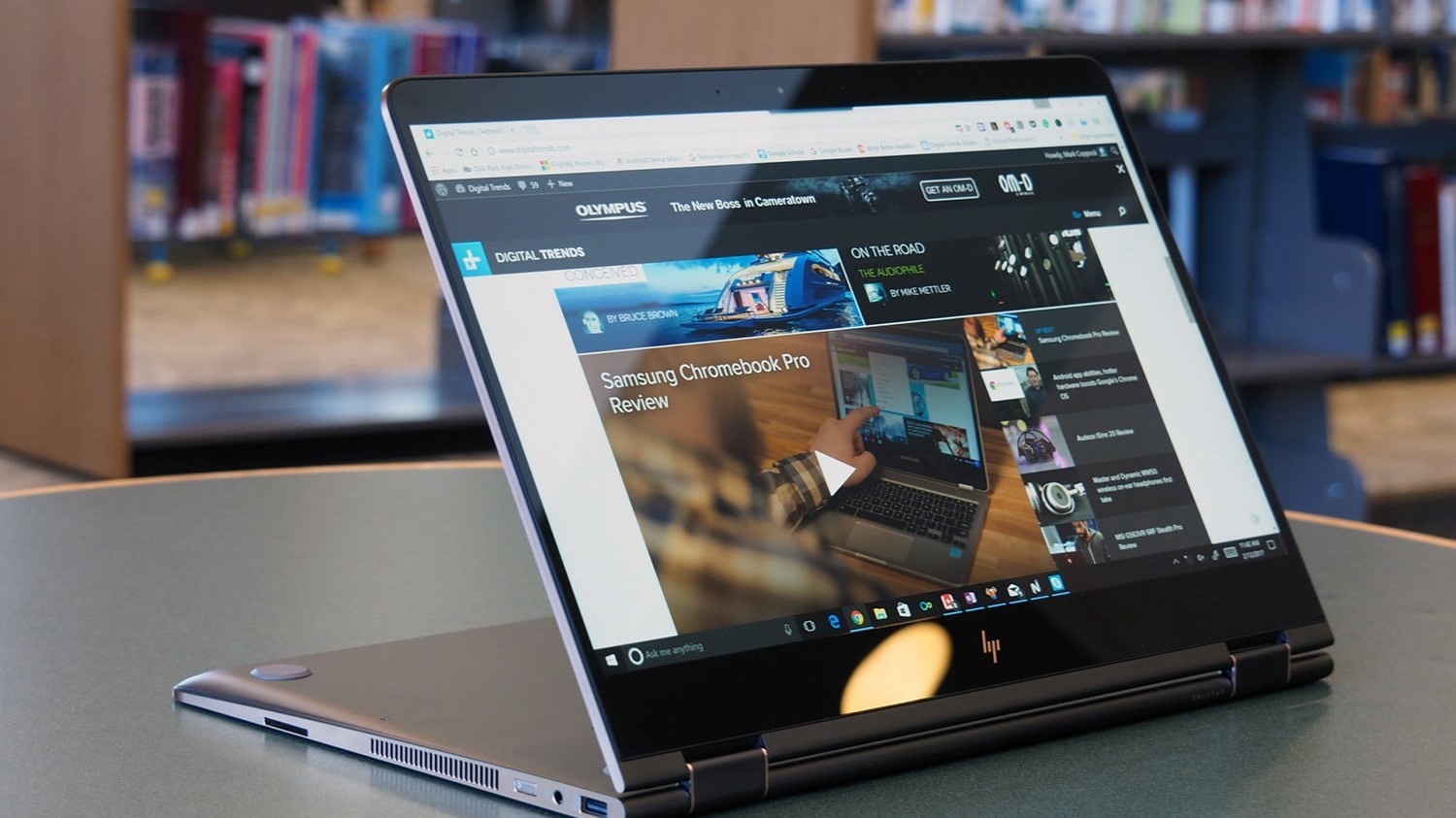 HP на CES 2019: ноутбук с AMOLED-дисплеем и монитор с квантовыми точками