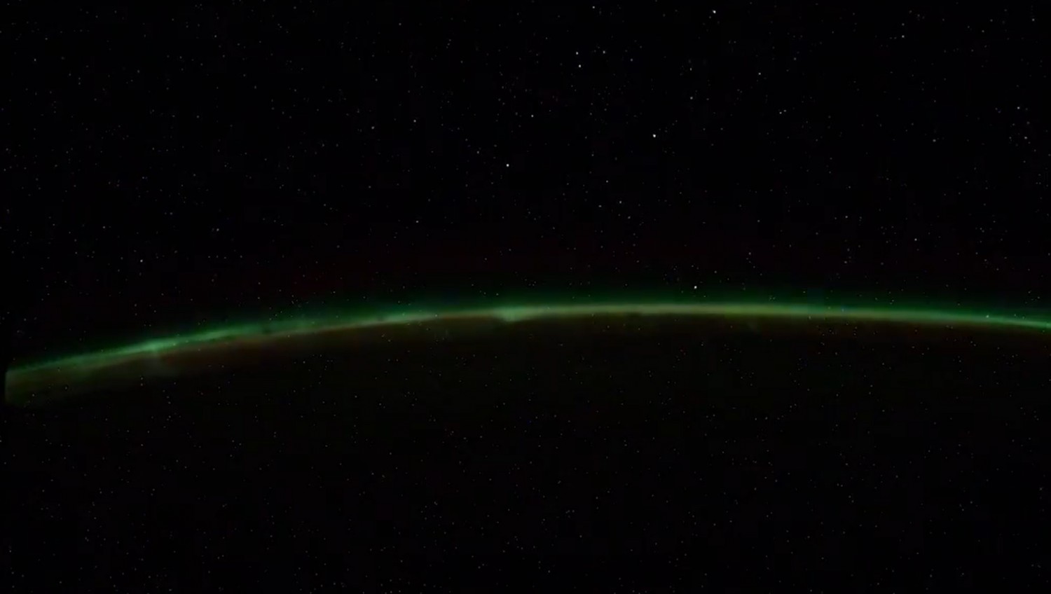 Космонавт Иван Вагнер опубликовал видео якобы с пятью НЛО