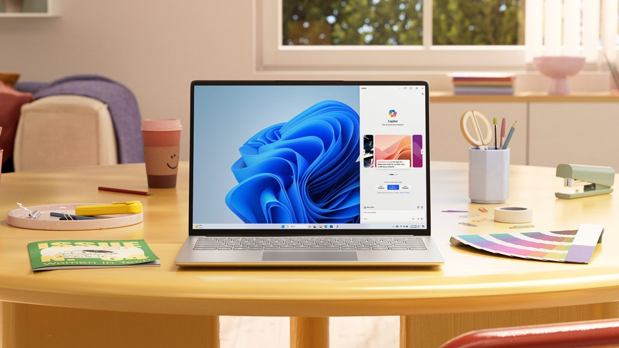 Microsoft обновила Windows 11: новые возможности Copilot и аналог Magic  Eraser в «Фотографиях? - Rozetked.me