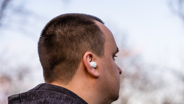 Много официальных изображений наушников Samsung Galaxy Buds FE