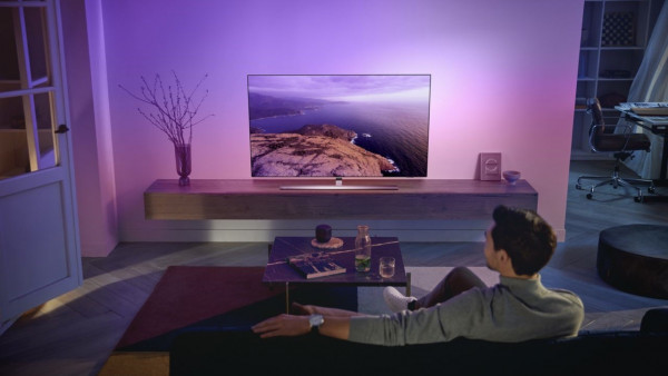 Philips пополняет модельный ряд двумя телевизорами и TWS-наушниками