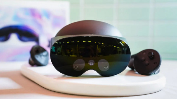 Meta* представила VR-гарнитуру Quest Pro за 1499 долларов