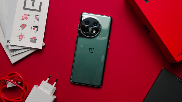 Первый взгляд на глобальную версию OnePlus 11 — «форма власти»