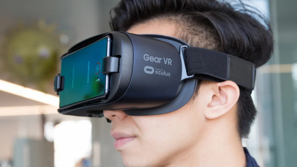 СМИ: Samsung отложила выпуск XR-гарнитуры из-за анонса Apple Vision Pro