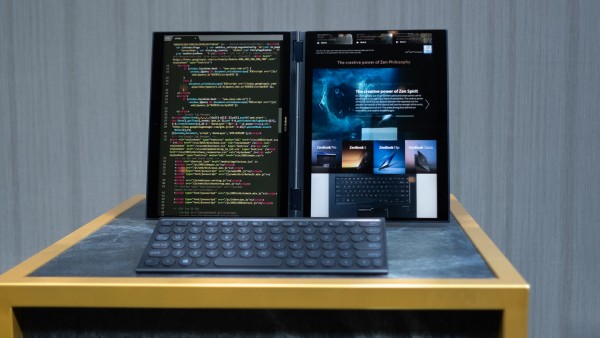 Asus представила ноутбук с двумя дисплеями