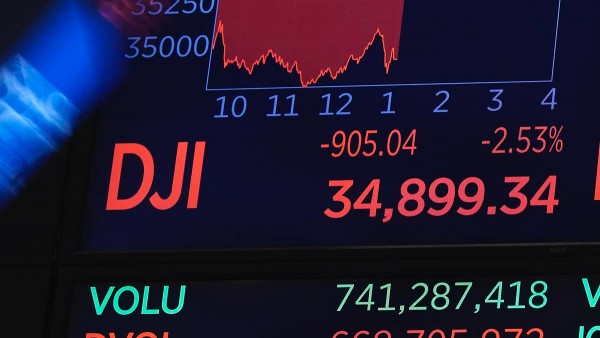 На фоне новостей о новом штамме COVID-19 акции Zoom и Netflix выросли, Uber и Airbnb — упали