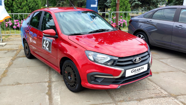 Новую Lada Granta Sport показали на фото