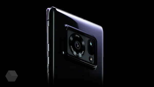 В Японии анонсировали Sharp Aquos R6 с 1-дюймовой камерой Leica
