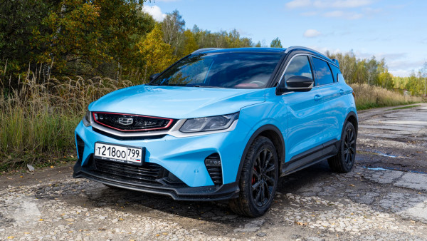Автопарк «Делимобиля» пополнился автомобилями Geely Coolray