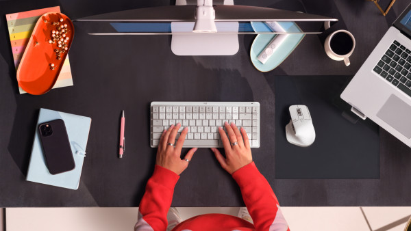 Logitech представила спецверсию механической клавиатуры MX Mechanical Mini для Mac
