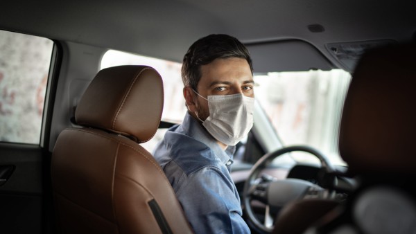CNN: Uber разрабатывает технологию для проверки ношения водителями масок