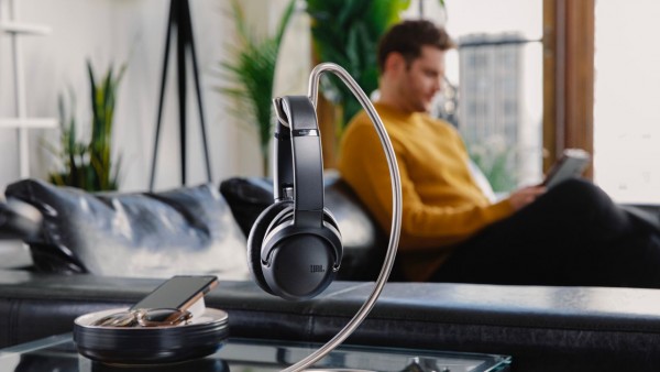 Harman представила новую линейку наушников JBL Tour