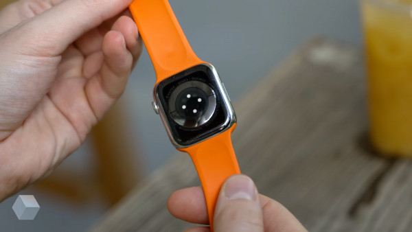 Bloomberg: мониторинг уровня глюкозы в крови не появится в Apple Watch в ближайшие годы