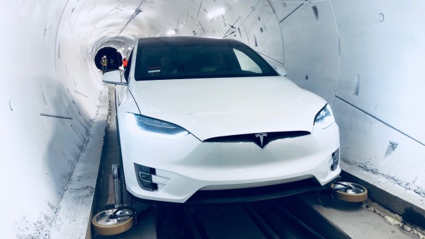По первому туннелю Boring Company проехалась Tesla