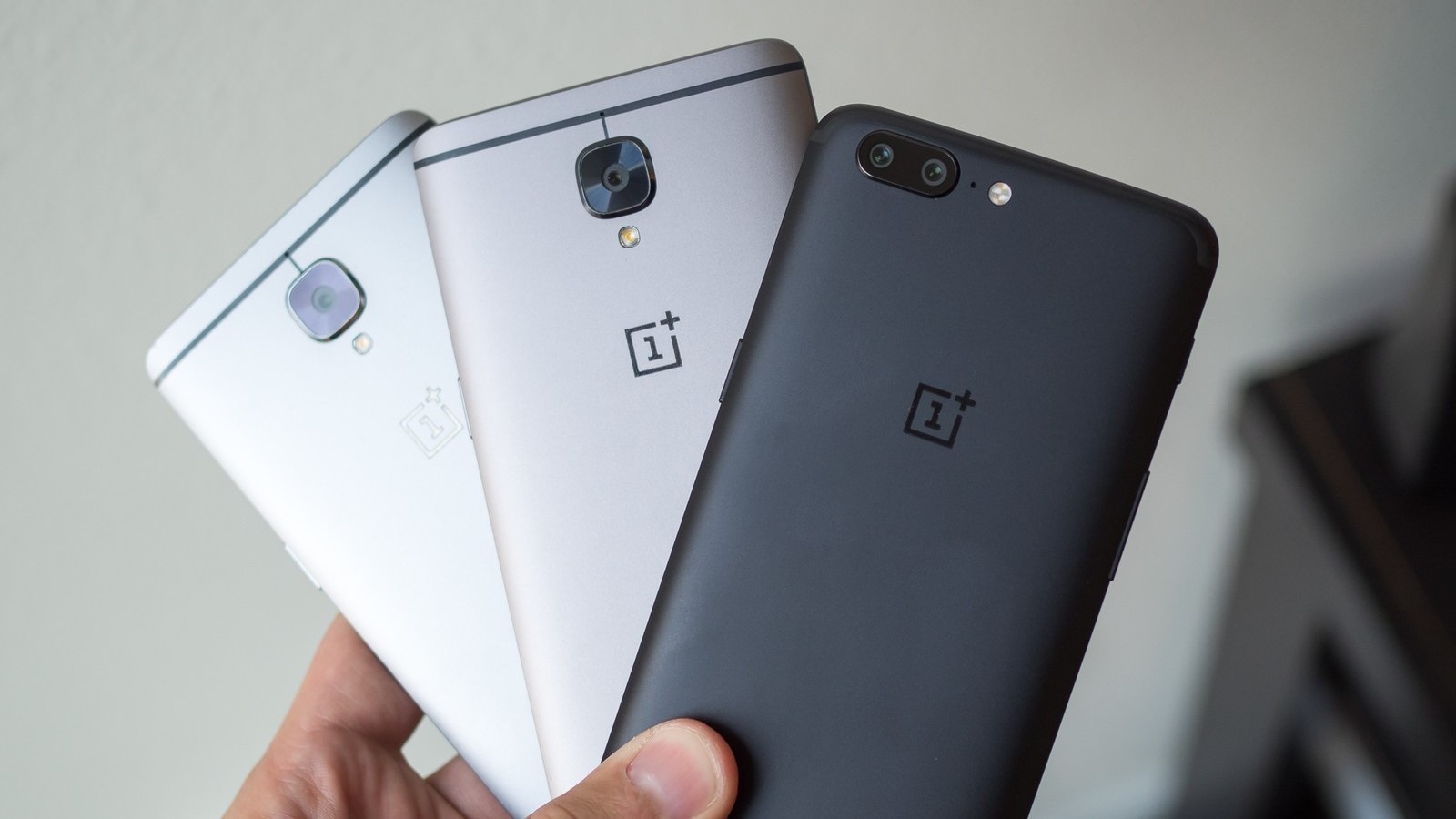 OnePlus выпустила обновления бета-прошивок для всех своих смартфонов