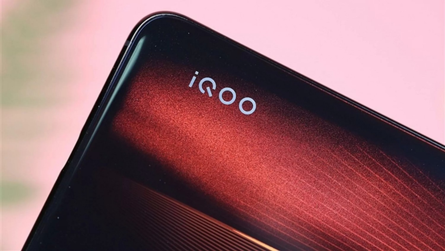 Vivo iQOO презентовала Super FlashCharge 120W: с 0 до 100% за 15 минут