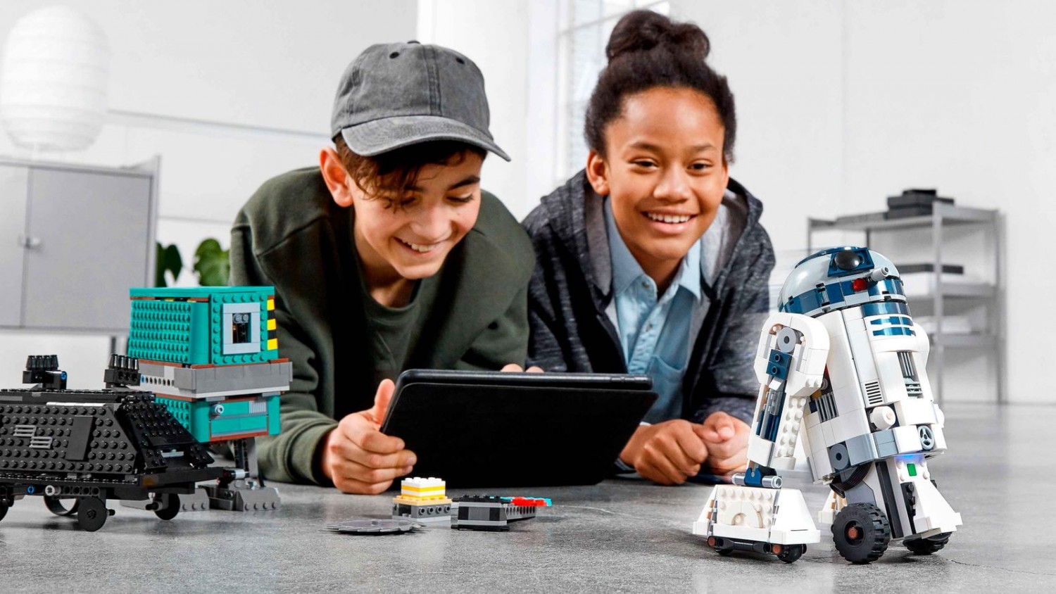 Lego-набор для фанатов Star Wars с R2-D2, Gonk и Imperial Mouse