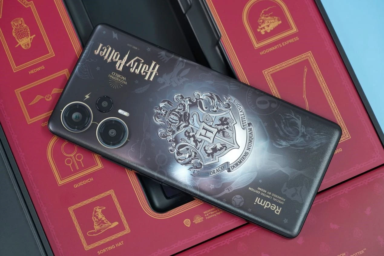 Redmi turbo 3 harry potter edition. Redmi 12 Turbo Harry Potter Edition. Redmi Note 12 Turbo Harry Potter наушники.