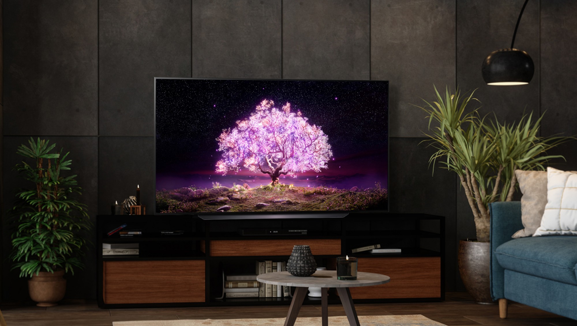 Знакомимся с LG OLED С1. Премиальный телевизор для геймеров и не только