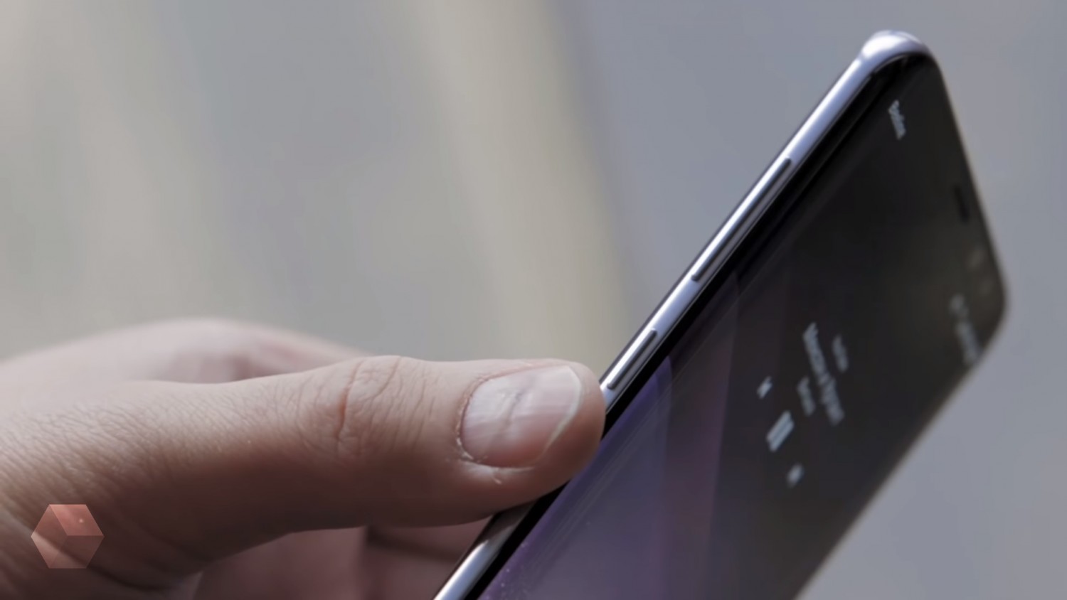 Samsung разрешила переназначать кнопку Bixby на старых флагманах