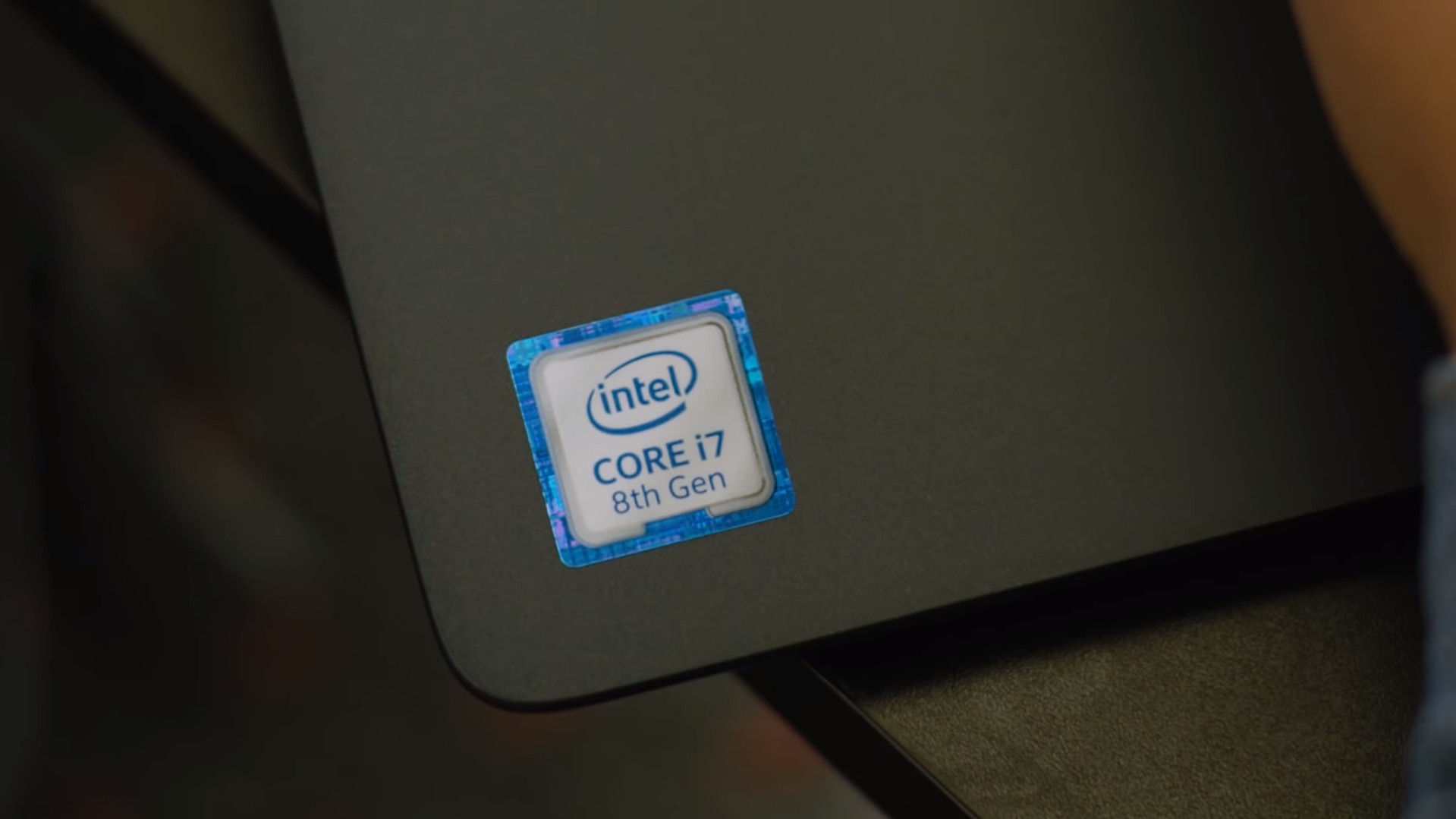 Intel обновила мобильные процессоры серий U и Y