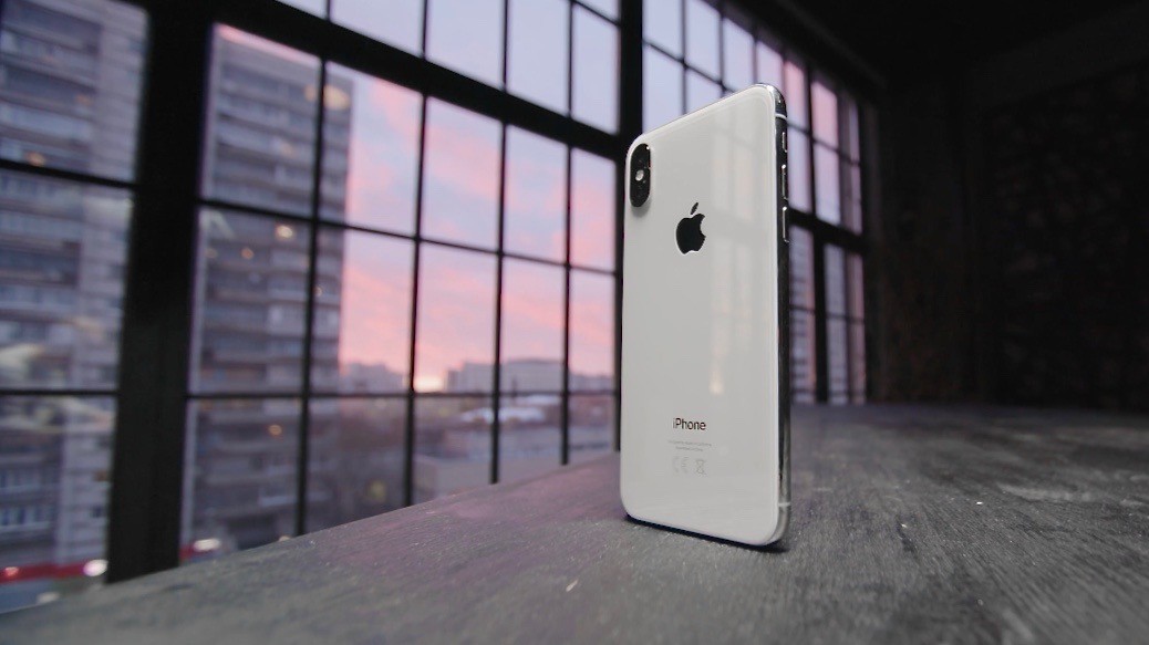 Специалисты из iFixit показали внутренности iPhone X